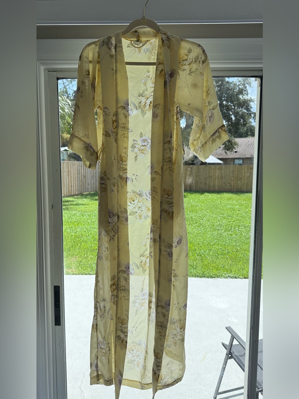Vintage Victoria’s Secret Yellow Floral Robe 🌼